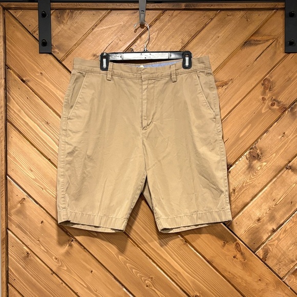 J. Crew Men’s Classic Tan Shorts Size 34 - Picture 1 of 4